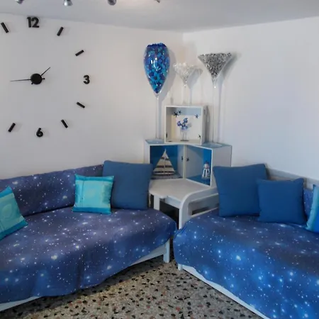 Διαμέρισμα Right On The Beach- Beachfront-best Unit -paros *