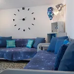 Right On The Beach- Beachfront-best Unit -paros Appartement Alikí