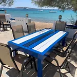 Appartement Right On The Beach- Beachfront-best Unit -paros Alikí