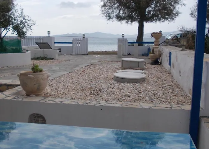 Right On The Beach- Beachfront-best Unit -paros Apartamento Alikí